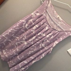 Floral detail J. Crew tunic tank top 🌸